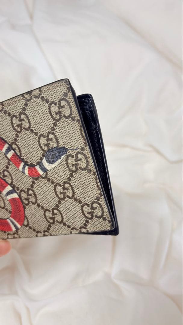 GUCCI ヘビデザイン　二つ折り財布