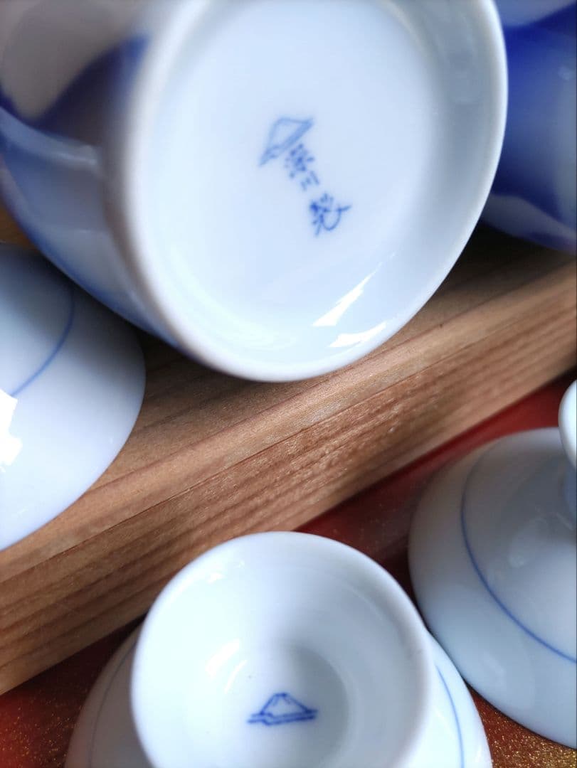 深川製磁　瑠璃牡丹金ミル　睦碗ご飯茶碗　夫婦茶碗組湯呑み　酒器揃木箱入10万以上