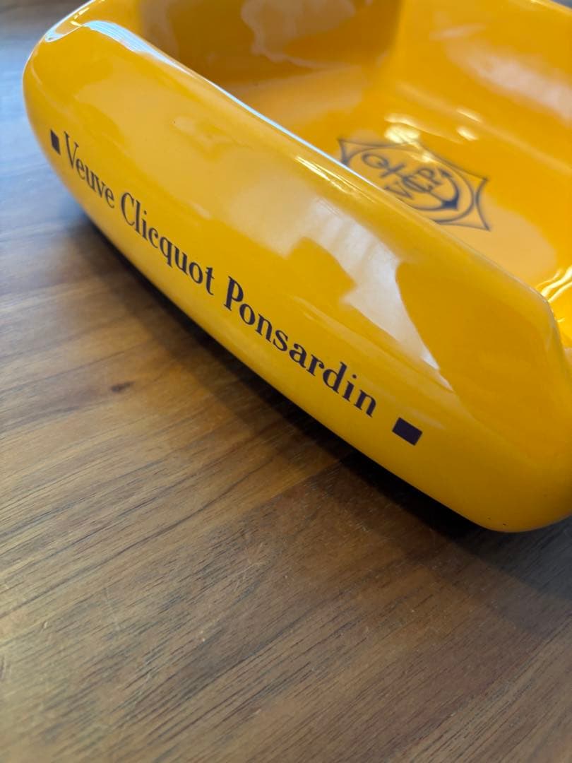 ヴーヴ・クリコ・ポンサルダン　Veuve Clicquot 灰皿