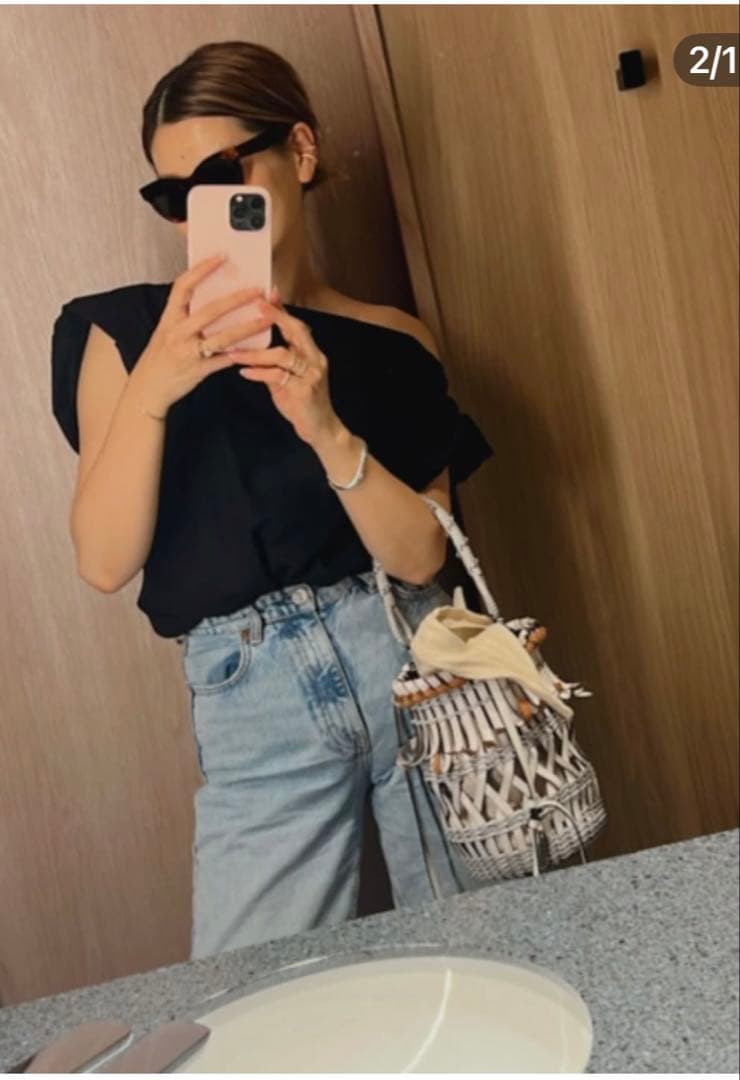 ドゥーズィエムクラス　オフショルダー完売