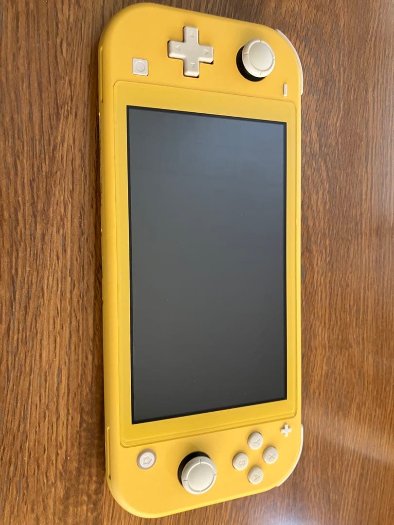 Nintendo Switch Lite イエロー 本体とハンドグリップ付き