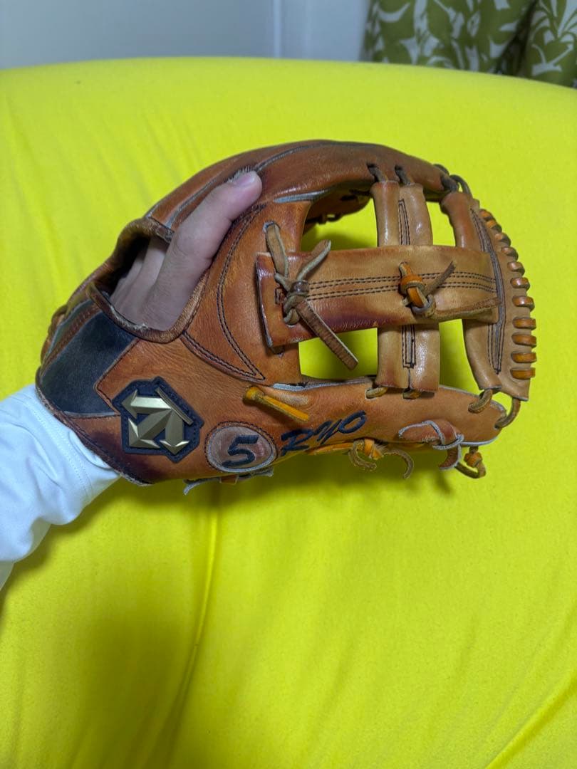 支給品 硬式グローブ