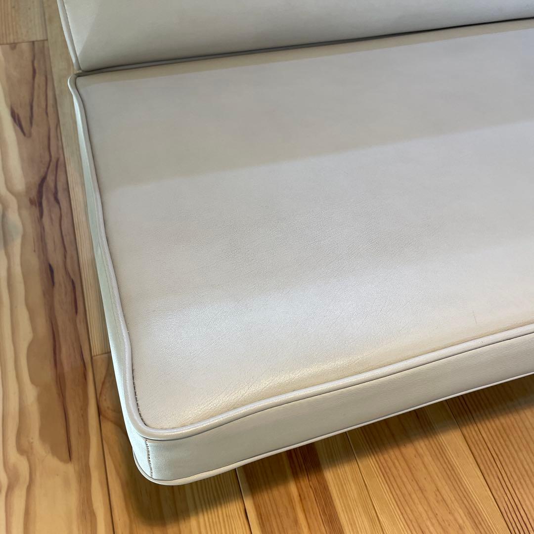 イームズ　コンパクトソファ　color guade(張り) ハーマンミラー社製