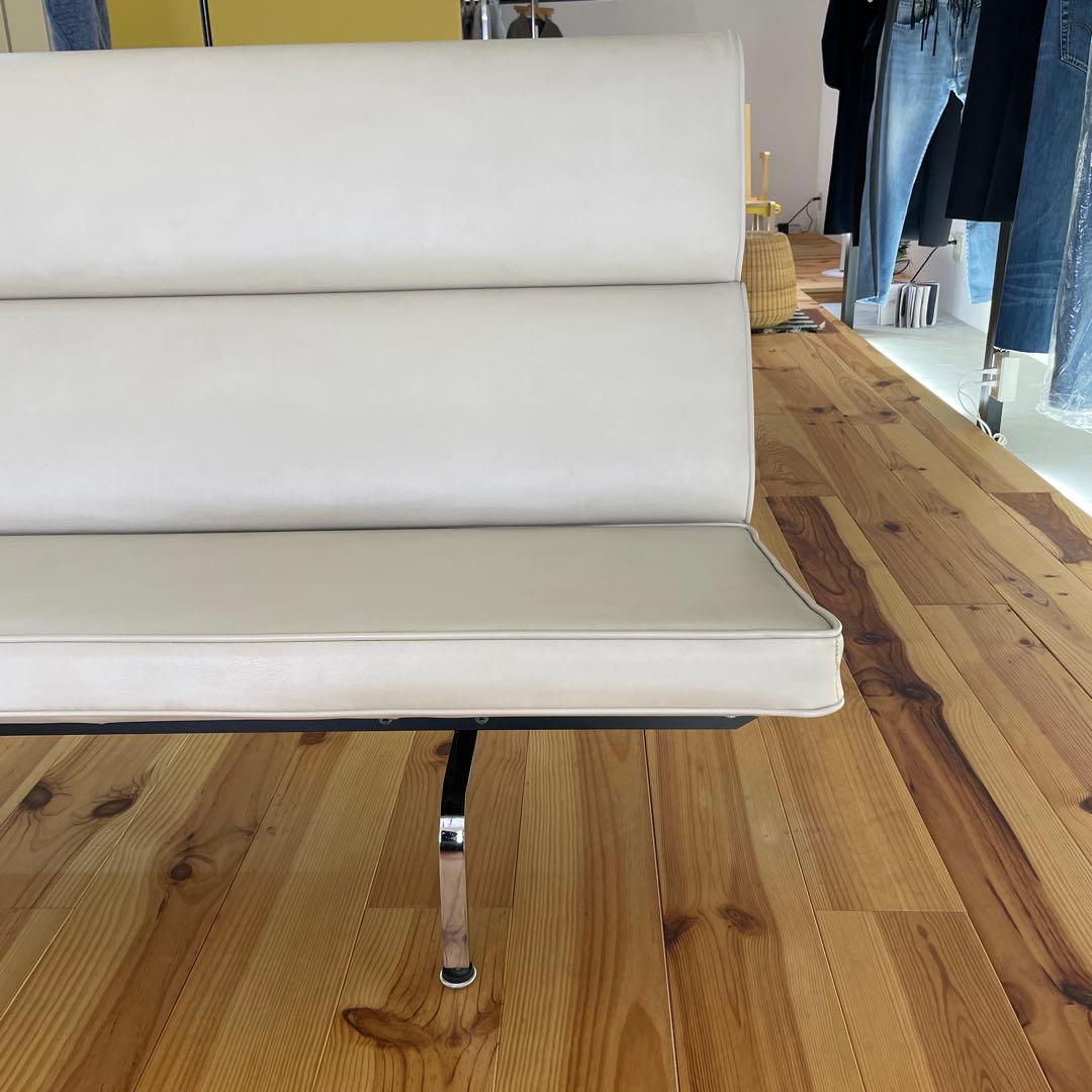 イームズ　コンパクトソファ　color guade(張り) ハーマンミラー社製