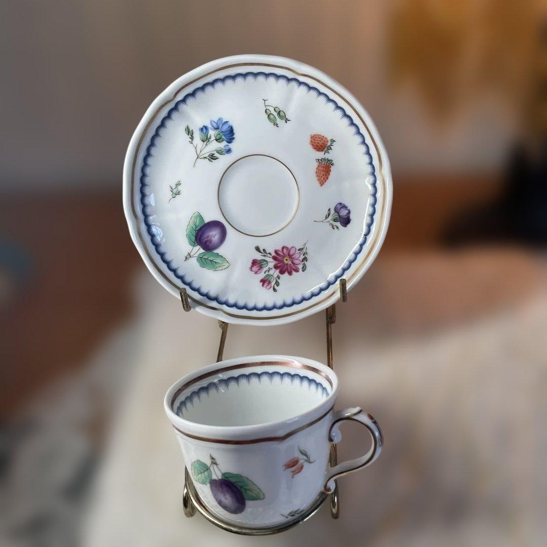 ジノリ フルーツ装飾の陶磁器ティーセット他二点