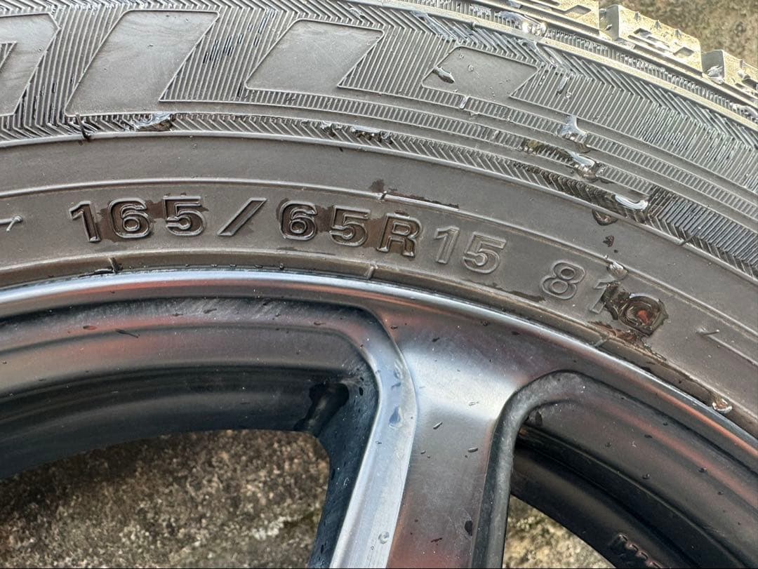 15インチスタッドレスタイヤ　ダンロップ4本セット