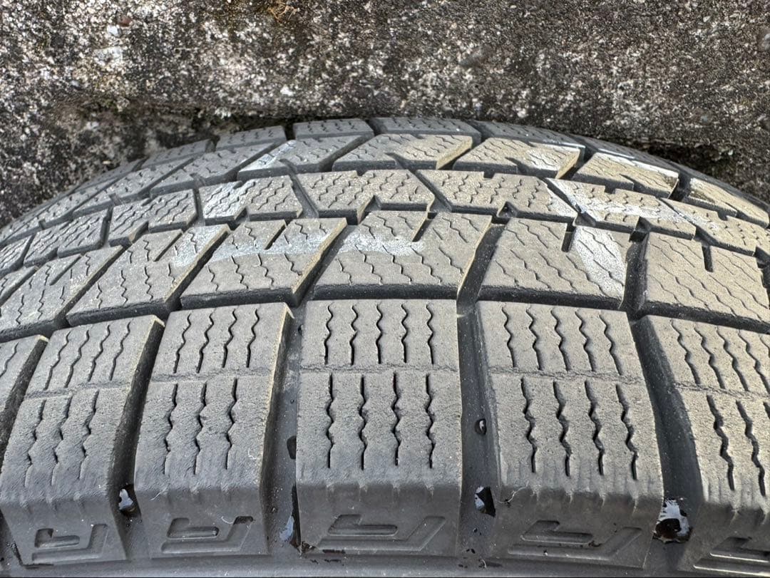 15インチスタッドレスタイヤ　ダンロップ4本セット