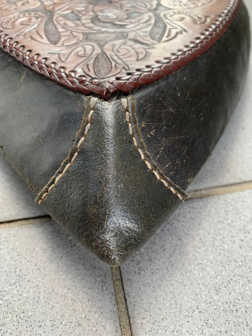 カービング ソロシート 本革 ショベル パン ナックル ハーレー