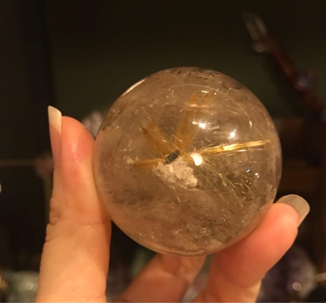 ☘️超レア❤︎虹入り❤︎黄金の輝き　ゴールドルチルクォーツ 丸玉　天然石