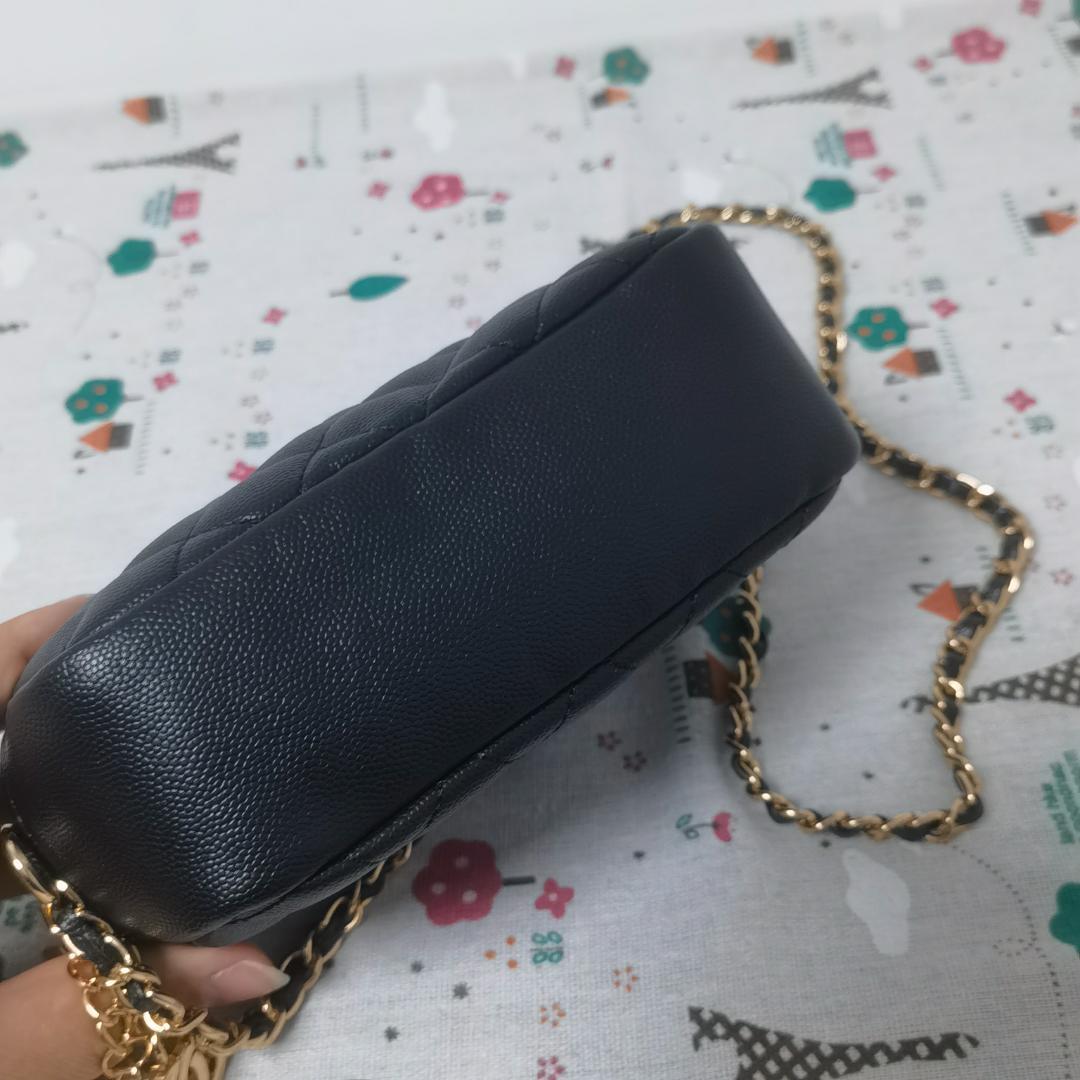 ブラック キルティング ショルダーバッグ チャーム