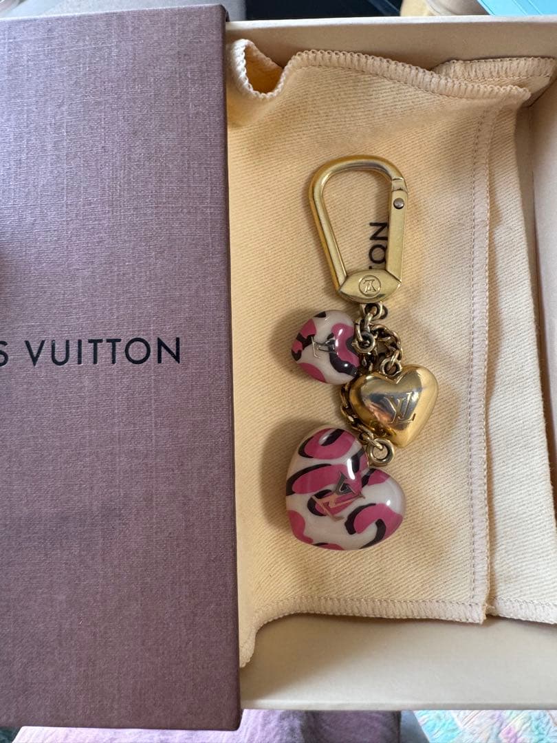 ルイヴィトン　ハート型キーホルダー　元箱、保存袋あり
