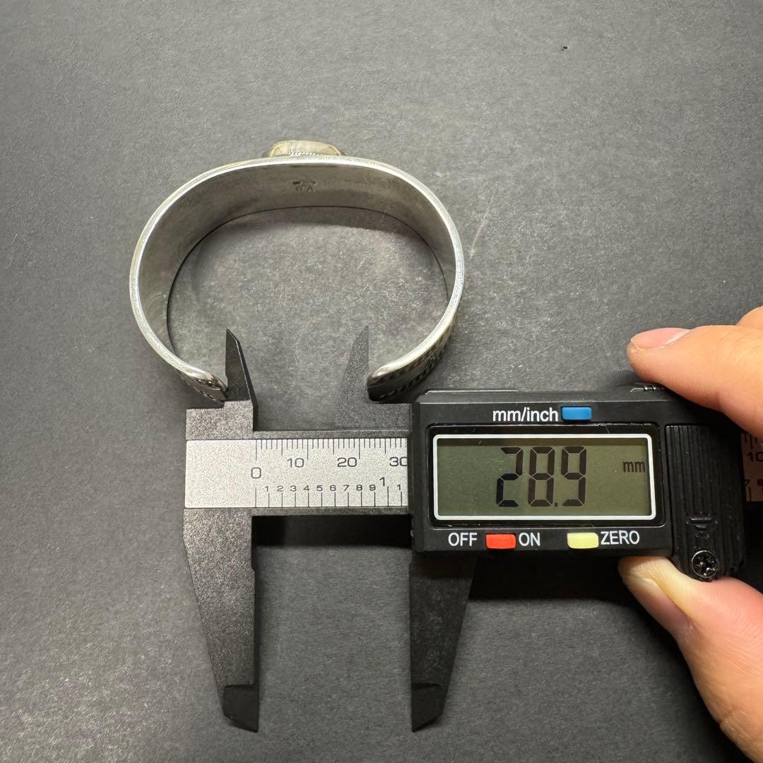 【Navajo Victor Begay】ナンバーエイトターコイズ バングル