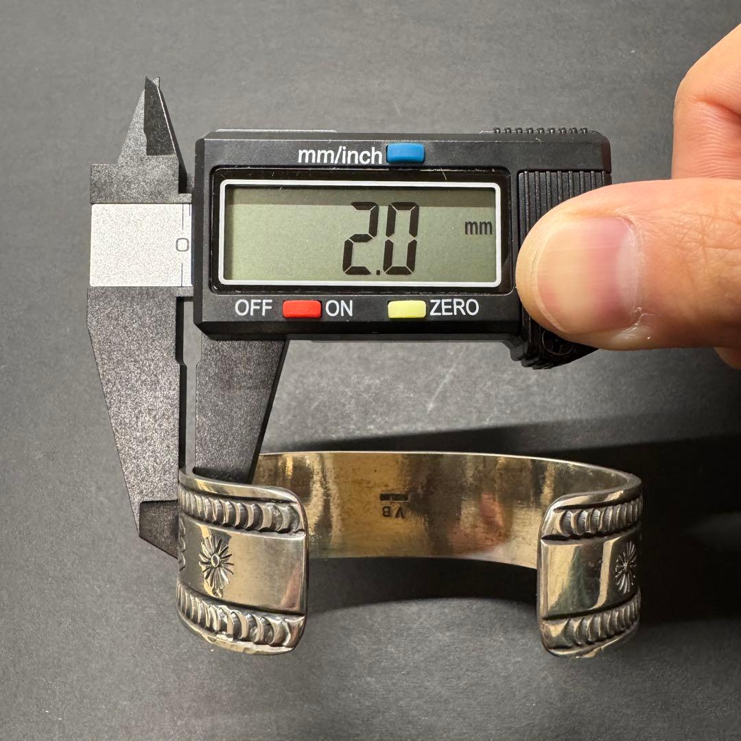 【Navajo Victor Begay】ナンバーエイトターコイズ バングル