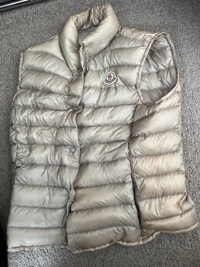 訳有 Moncler ライトダウンベスト シルバーグレー モンクレール 1サイズ