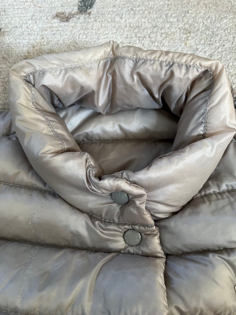訳有 Moncler ライトダウンベスト シルバーグレー モンクレール 1サイズ