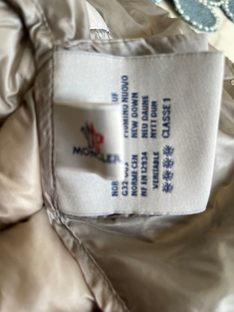訳有 Moncler ライトダウンベスト シルバーグレー モンクレール 1サイズ