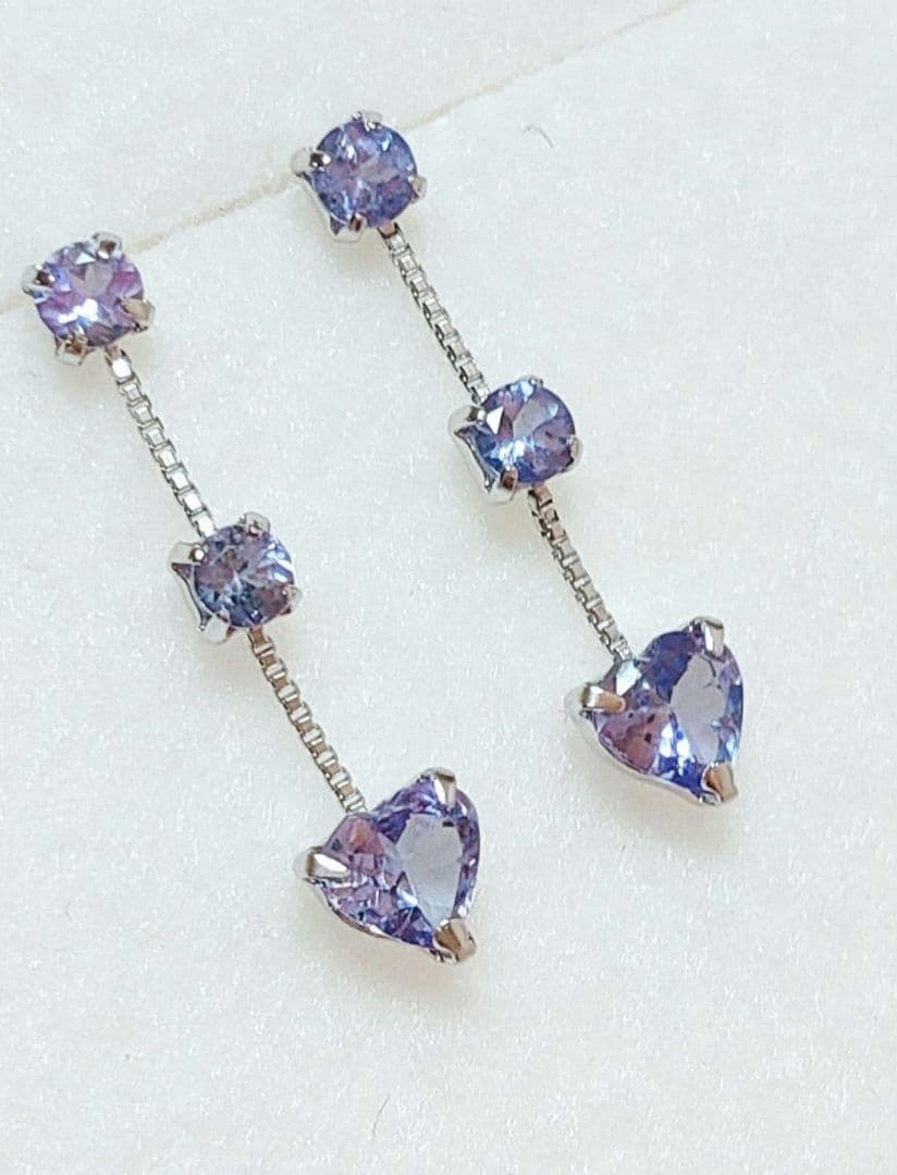 未使用品 k18WG 天然タンザナイト ピアス