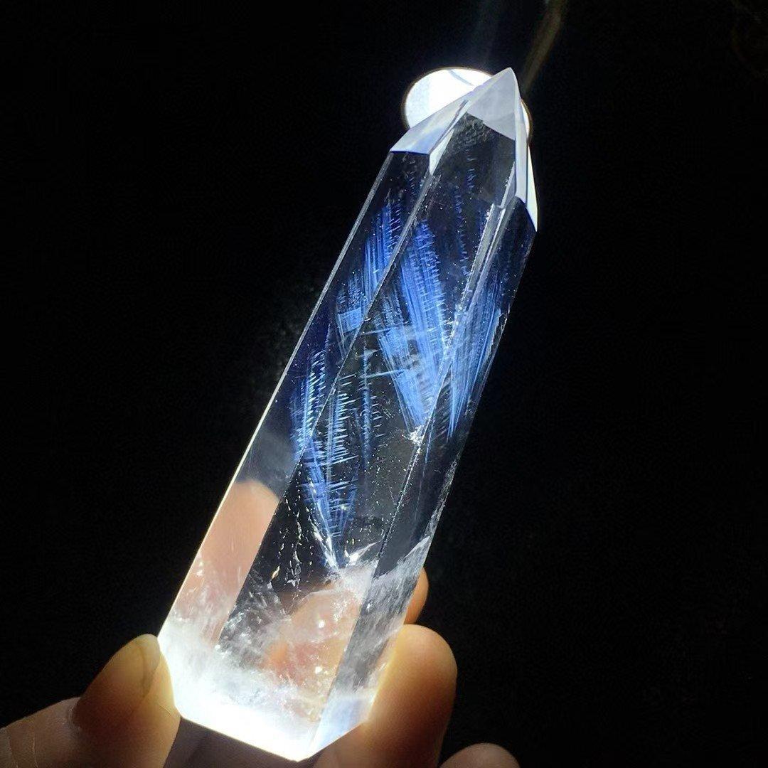 AAAAAAA級天然高透明度藍針入り水晶六角柱B0105/YS/246/169A