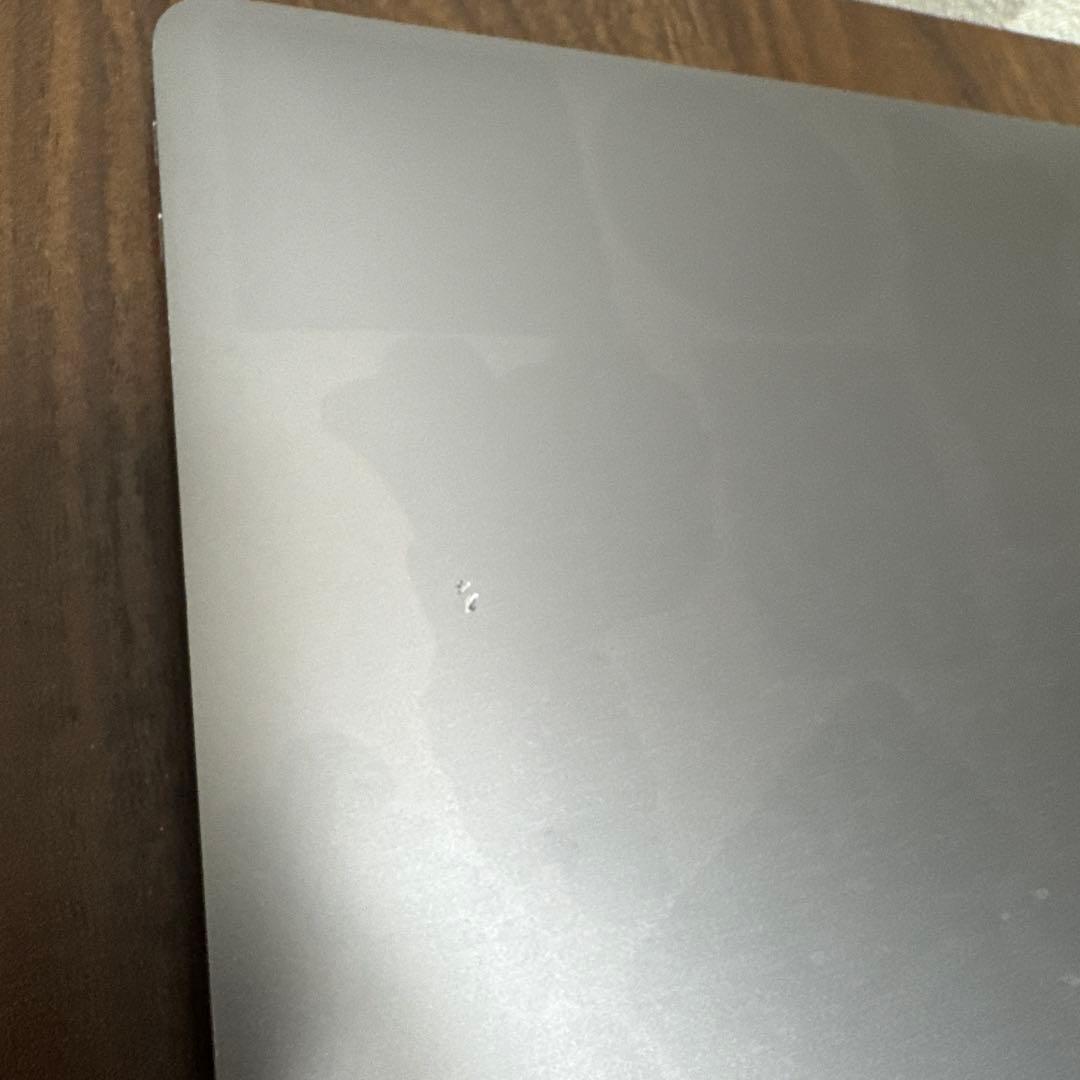 Apple MacBook Air (M1, 2020) 本体