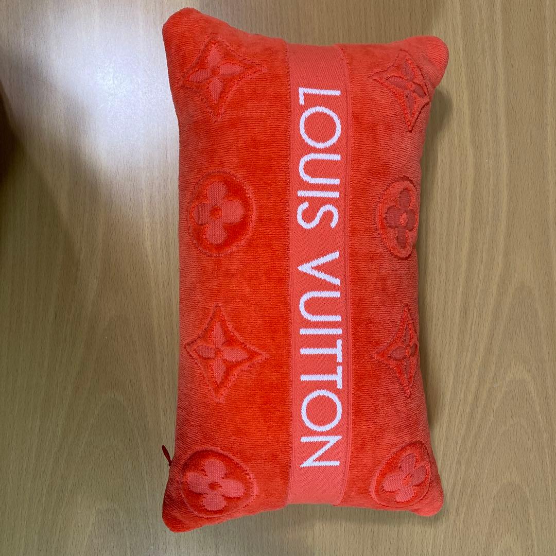 LOUIS VUITTON (ルイヴィトン) クッション M78477