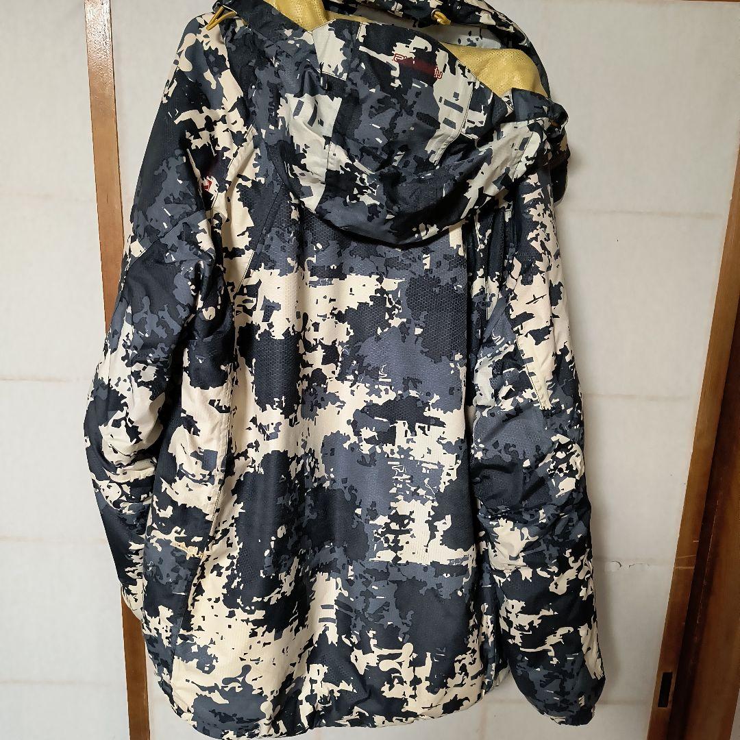 スノボウェア 迷彩ジャケットとパンツセット