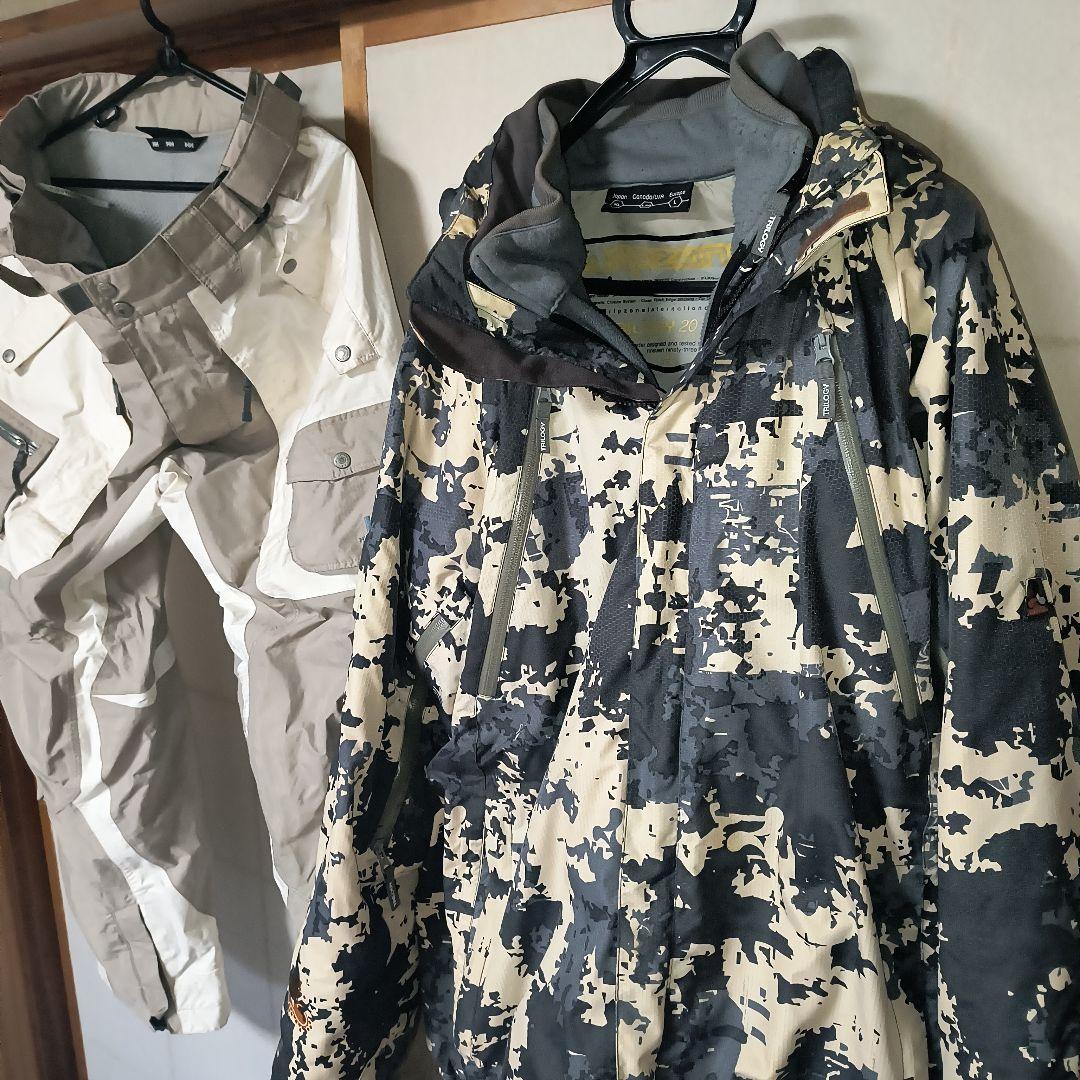 スノボウェア 迷彩ジャケットとパンツセット