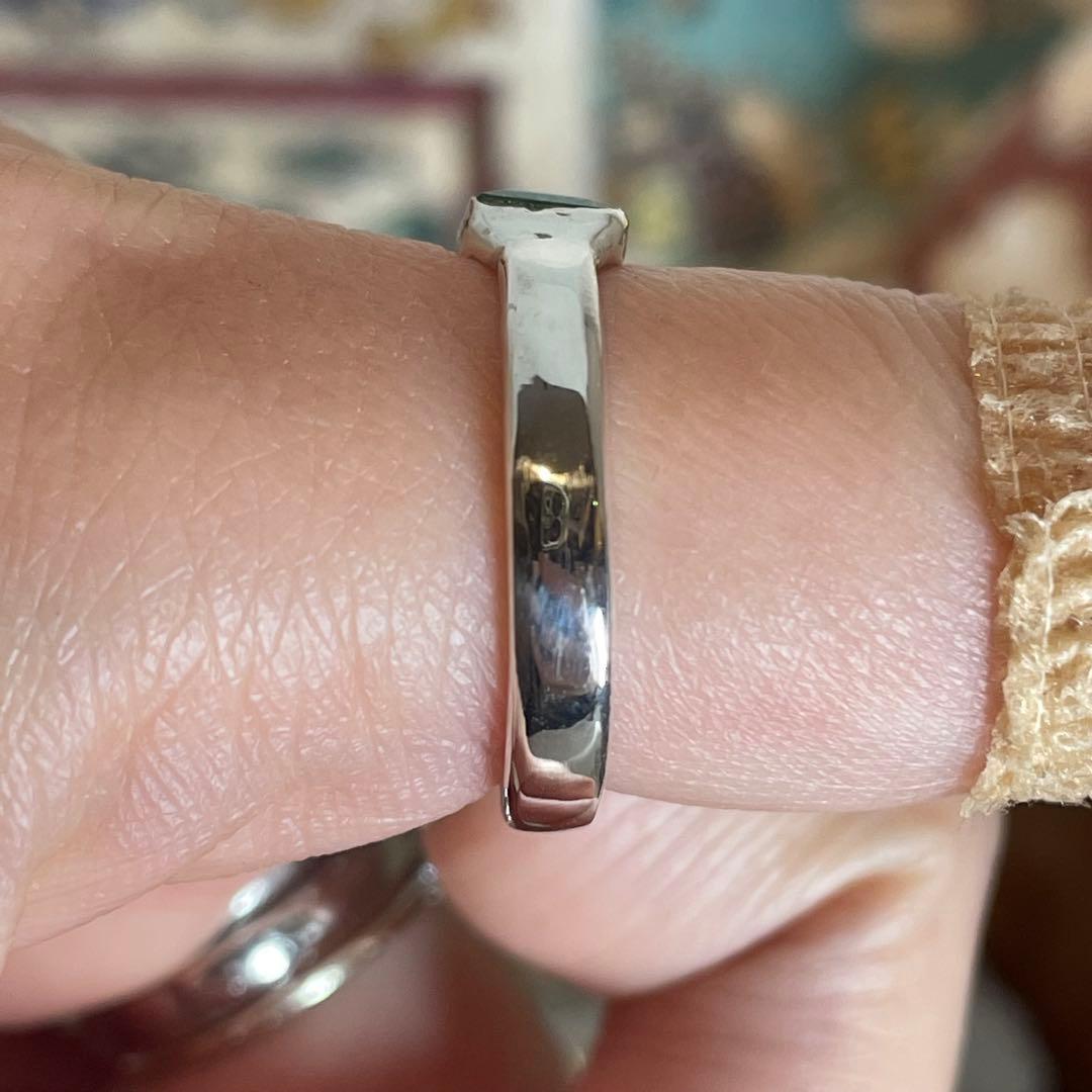 ハンドメイド　シルバー925 　シルバーリング エメラルド