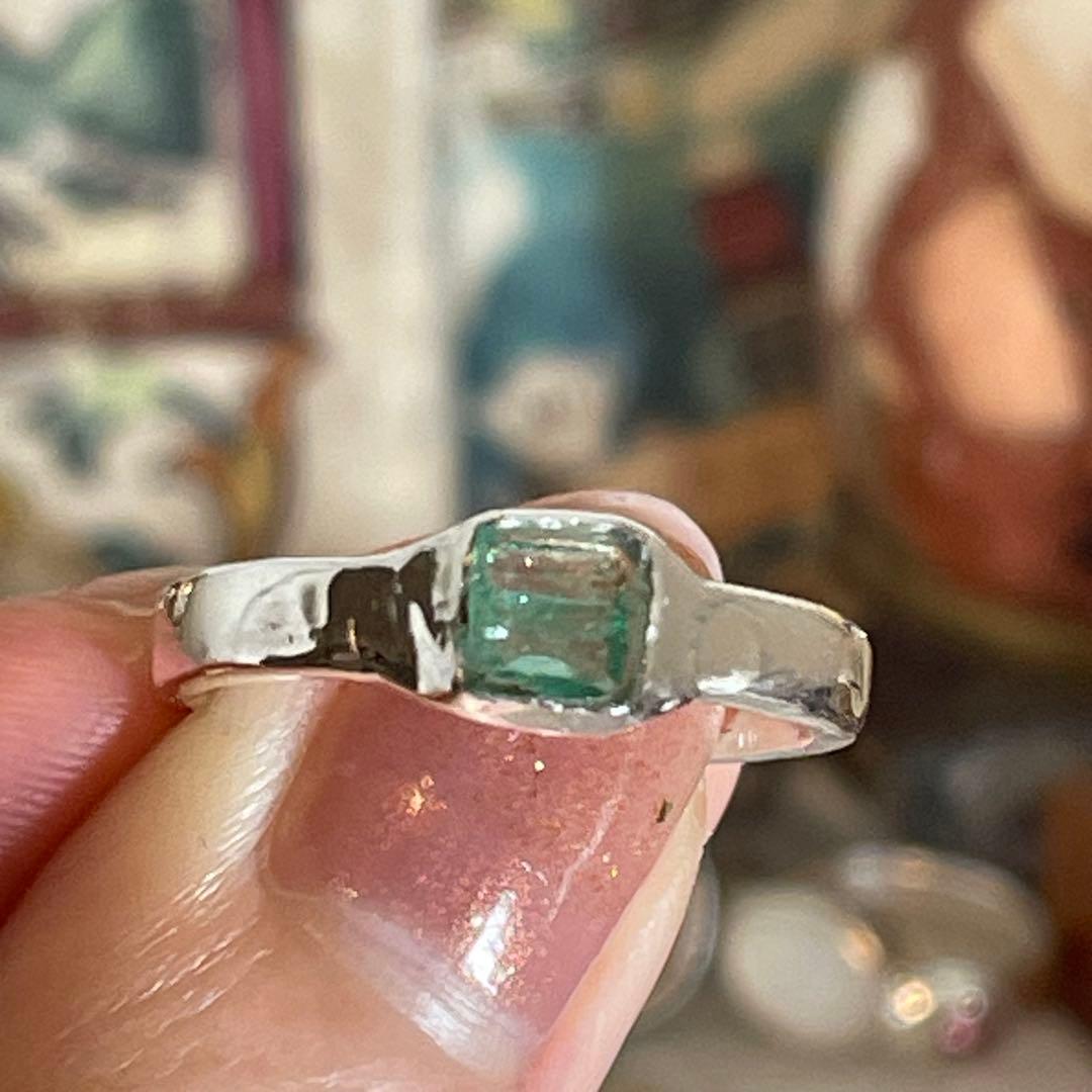 ハンドメイド　シルバー925 　シルバーリング エメラルド