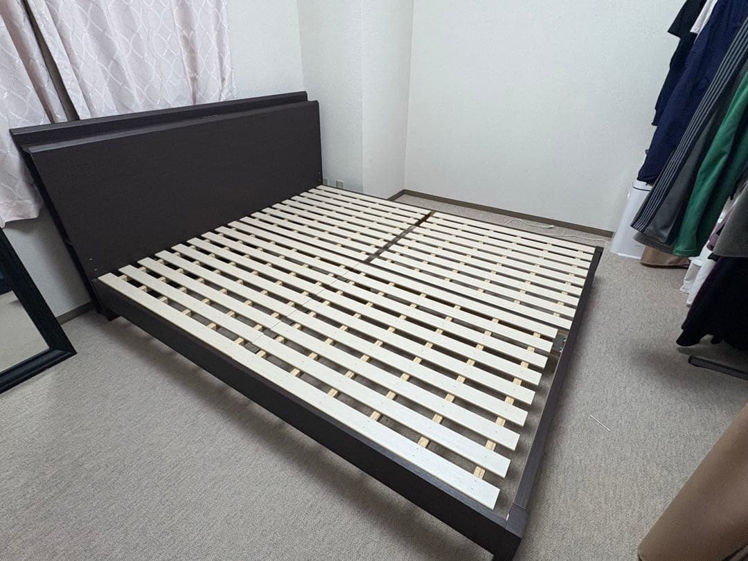 【引き取り希望】ダークブラウン すのこベッド クイーンサイズ コンセント付き