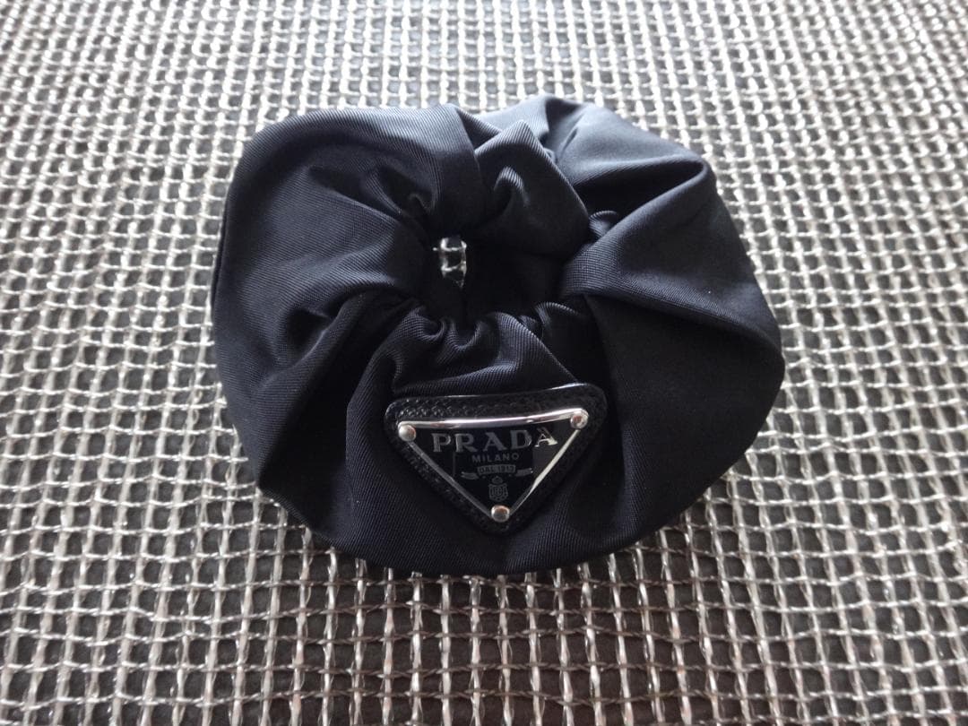 PRADA　プラダ　Re-Nylon　シュシュ