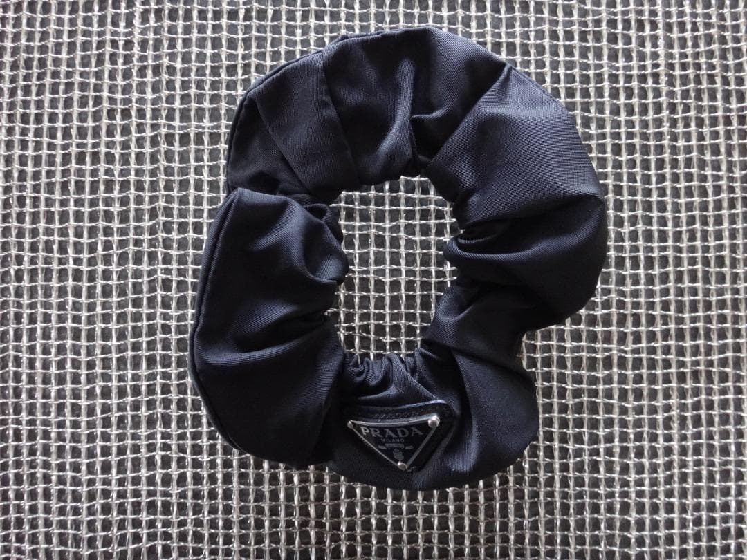 PRADA　プラダ　Re-Nylon　シュシュ