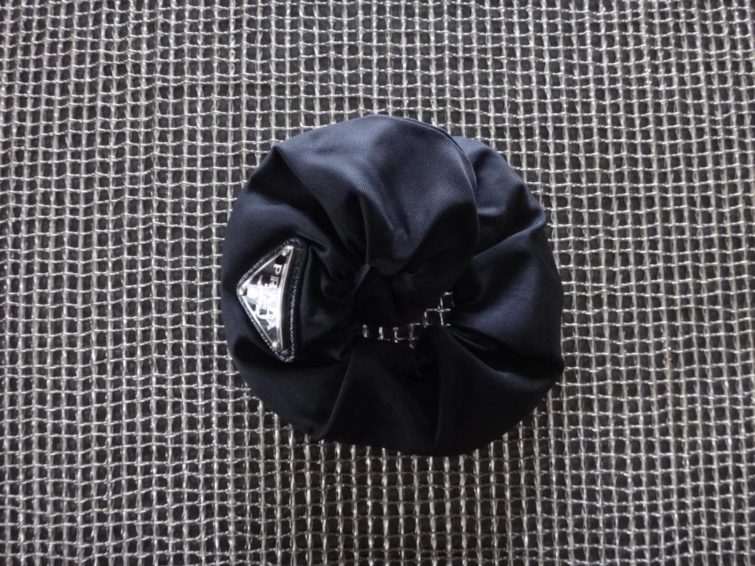 PRADA　プラダ　Re-Nylon　シュシュ