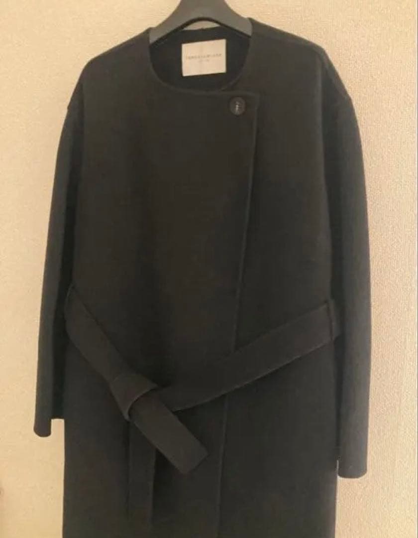 TOMORROWLAND プレミアムウールリバー ノーカラーコート　ブラック36