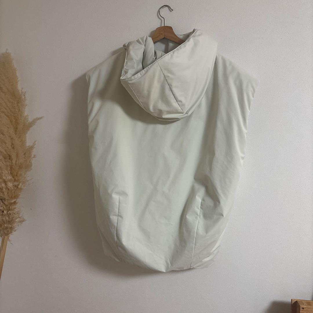 ARGUE☆ フード付きダウンベスト