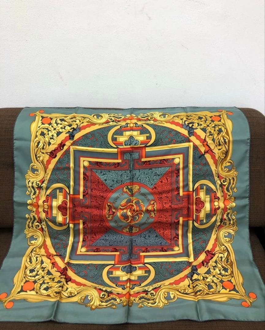 【極美品】エルメスカレ90スカーフANIMAUX SOLAIRES太陽の動物たち