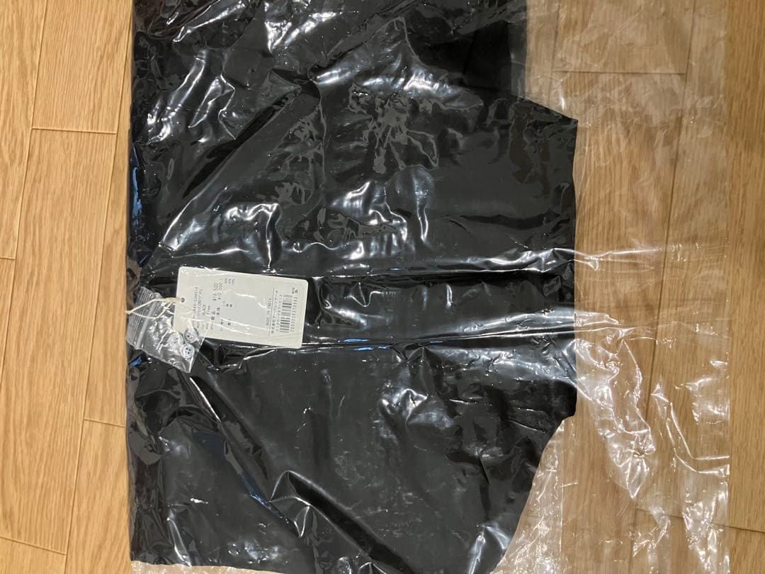 新品タグ付き　かぐれ　アーバンリサーチ　レーヨンコットン2WAYブラウス 黒