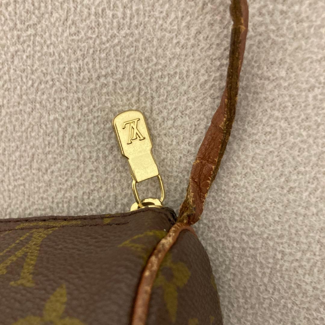 Louis Vuitton モノグラム　パピヨン　ポーチ