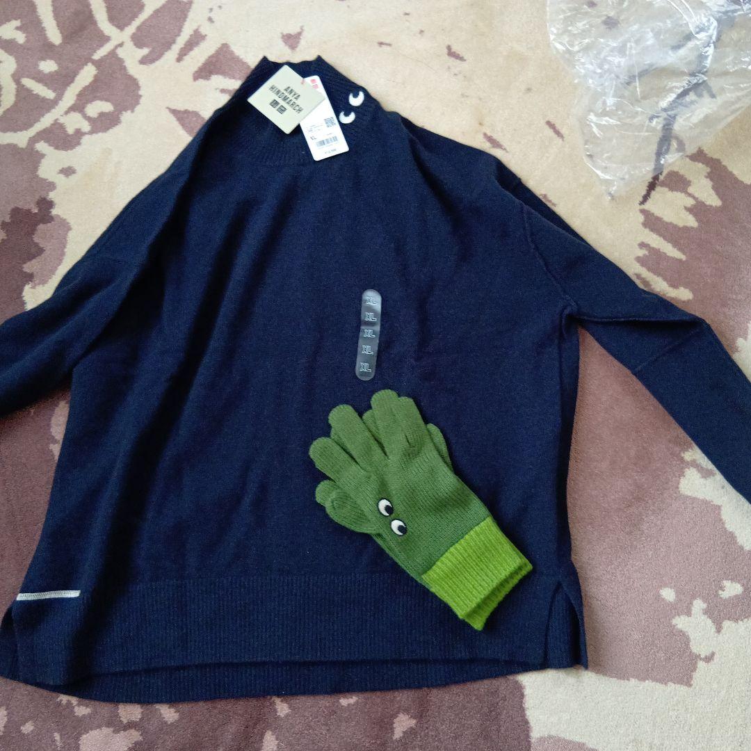 ユニクロアニヤファインドマ-チコラボカシミヤハイネックセ−ターと手袋