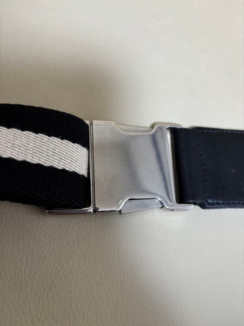 【BALLY 】ボディバッグ ／黒