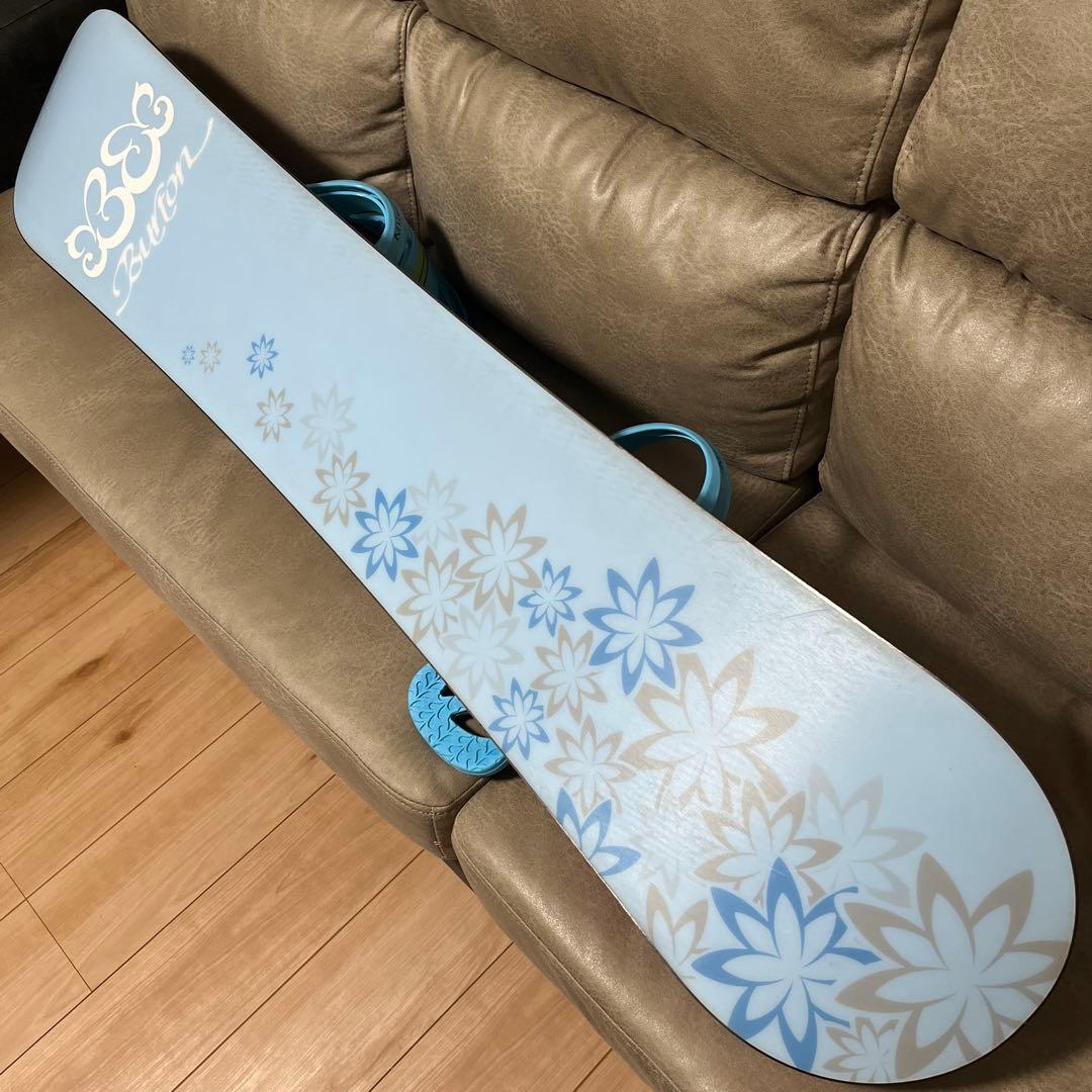 BURTON FEATHER 143 × BURTON SCRIBE M