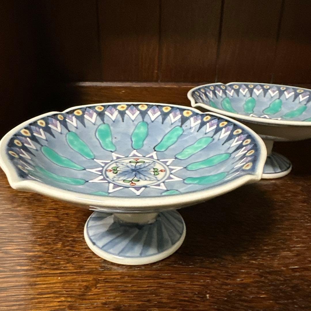 佐藤走波、染錦、際立つグリーンの幾何学文、高台皿