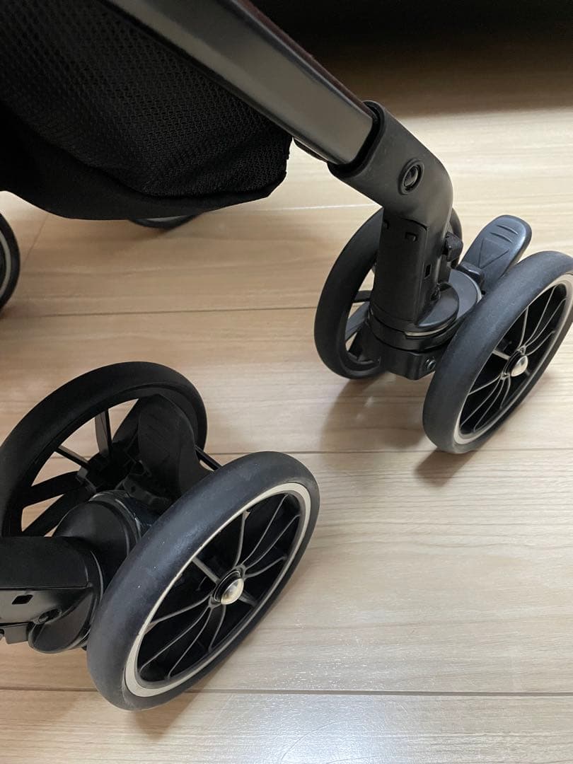 【美品】Combi ベビーカー スゴカルa 4キャス エッグショック