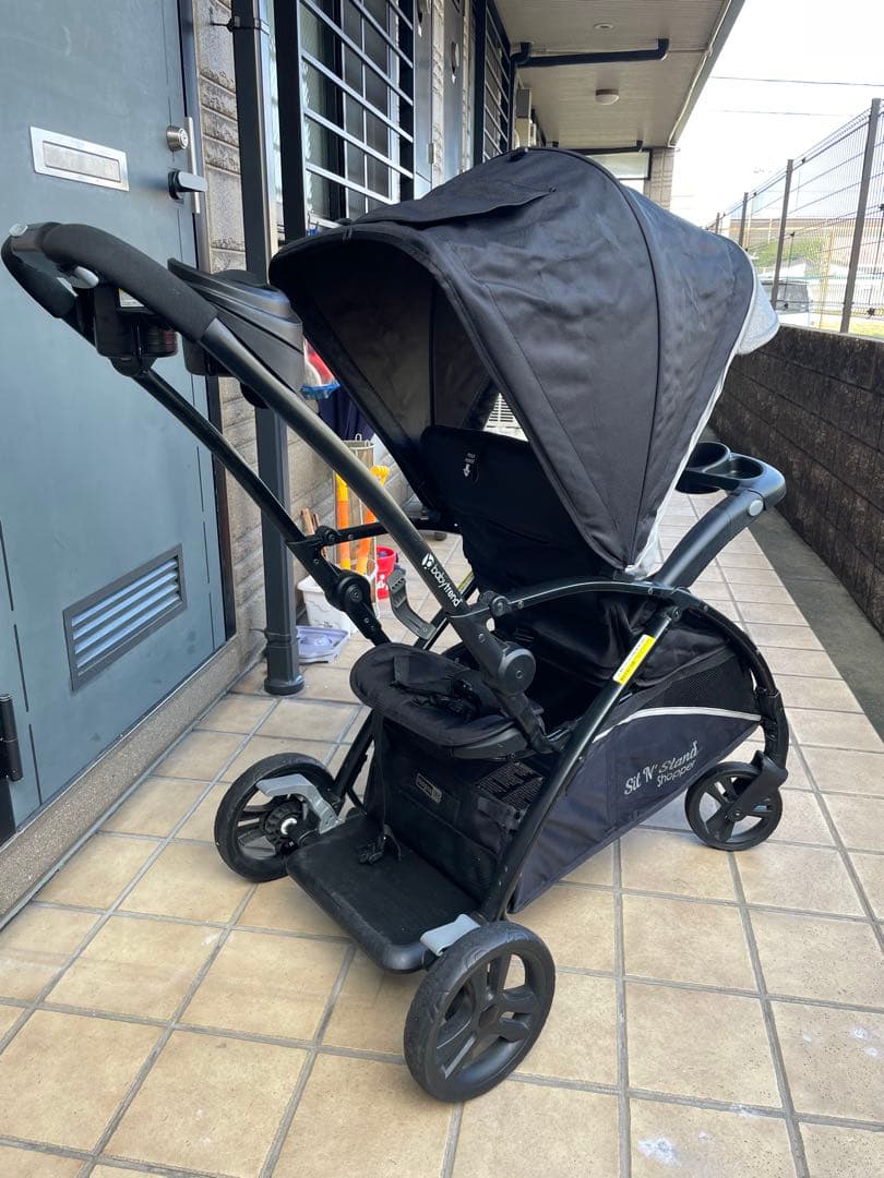 値下げしました二人乗り用ベビーカー日本育児 BabyTrend シット＆スタンド