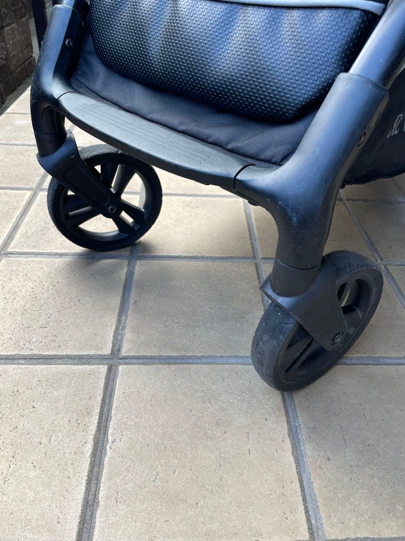 値下げしました二人乗り用ベビーカー日本育児 BabyTrend シット＆スタンド