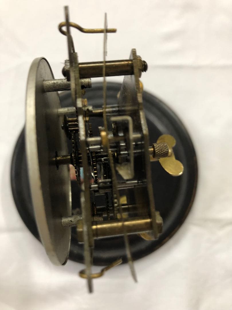 ガラスドーム入り振り子時計