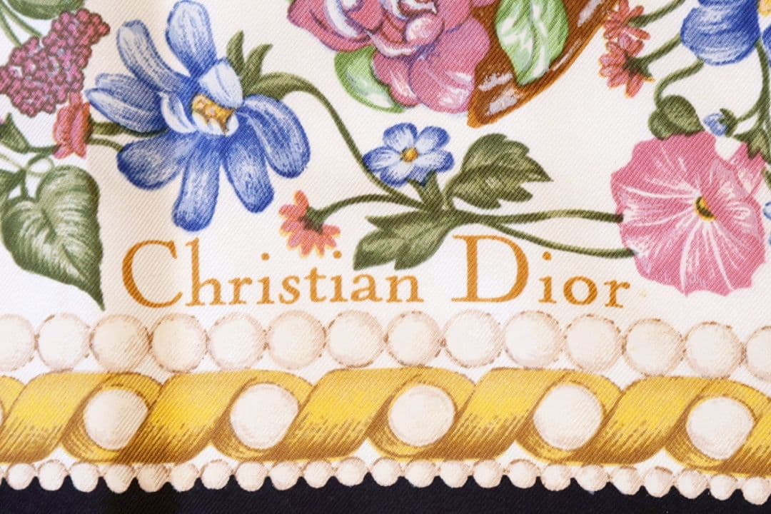 美品Christian Dior 花柄シルクスカーフ