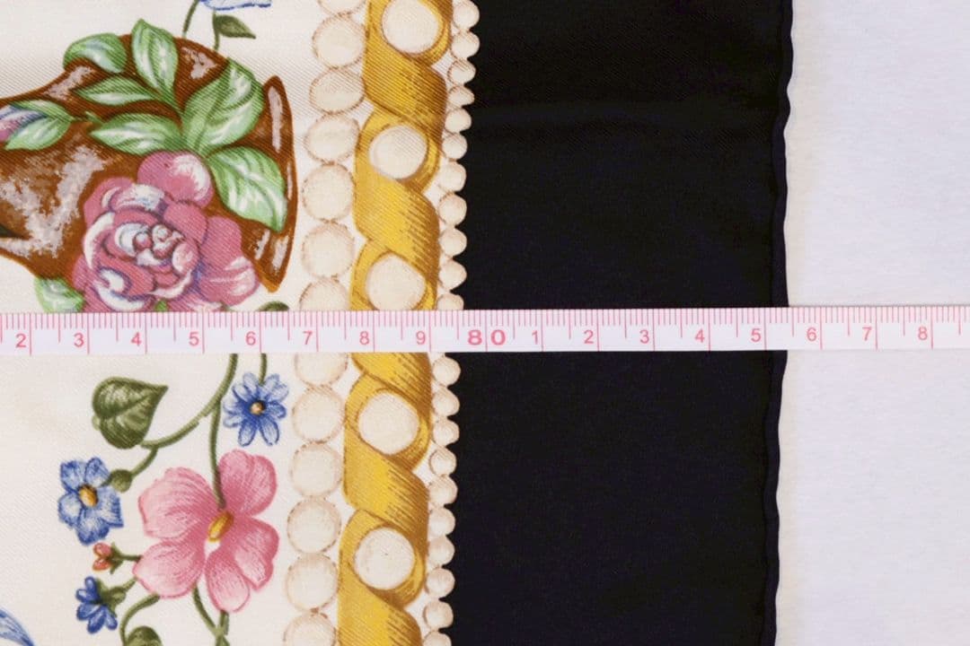 美品Christian Dior 花柄シルクスカーフ