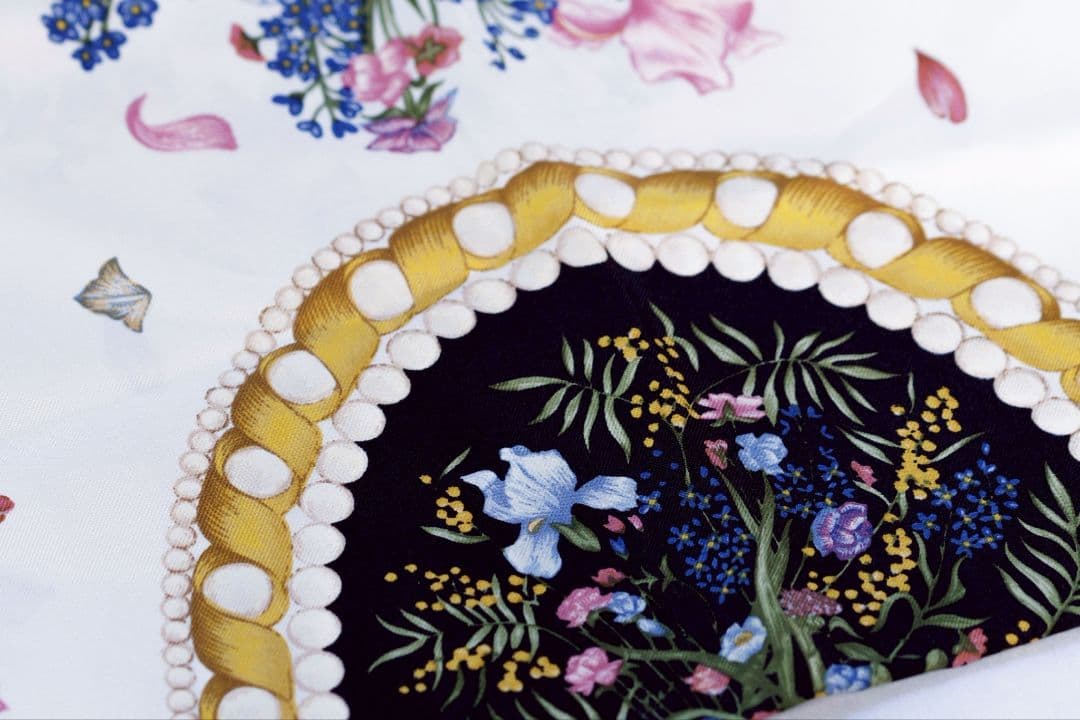 美品Christian Dior 花柄シルクスカーフ