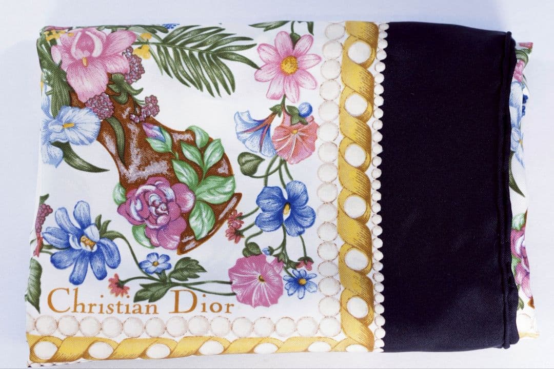 美品Christian Dior 花柄シルクスカーフ