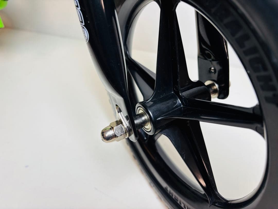 ストライダー 12 スポーツ グリーン THREE WEATHER プロテクター